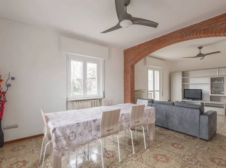 Mieszkanie 4 pokoi 135 m² Cisano Bergamasco, Włochy