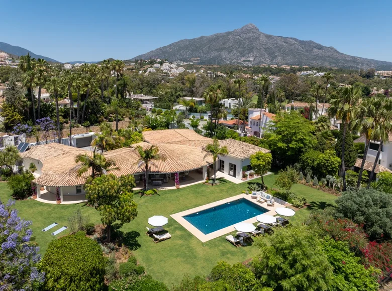 5 bedroom villa 722 m² San Pedro Alcantara, Spain
