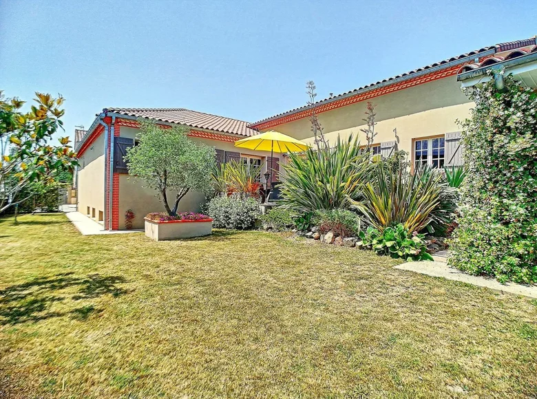 3 bedroom villa 216 m² Senac, France