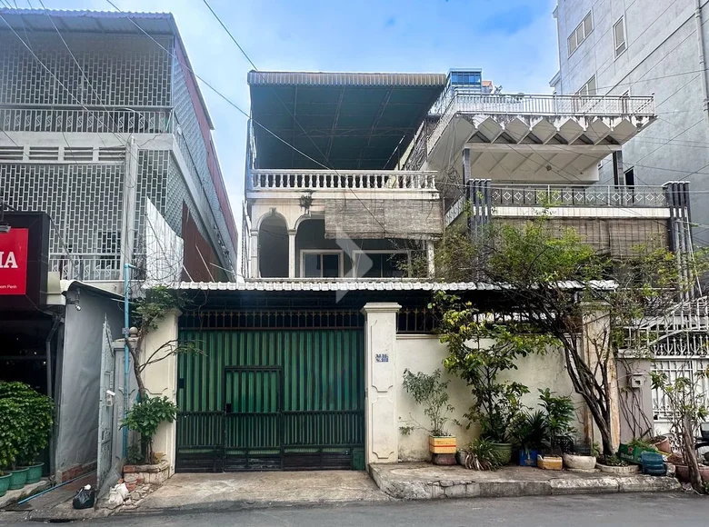 Commercial property 250 m² in Sangkat Boeng Keng Kang Ti Pir, Cambodia