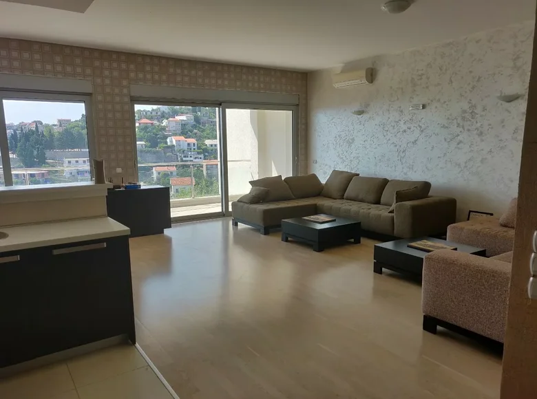 2 bedroom apartment 107 m² Ulcinj, Montenegro