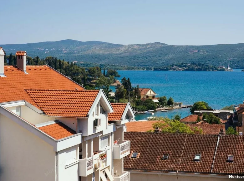 Квартира 1 спальня 54 м² Тиват, Черногория