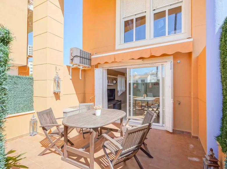 Mieszkanie 3 pokoi 125 m² Javea, Hiszpania