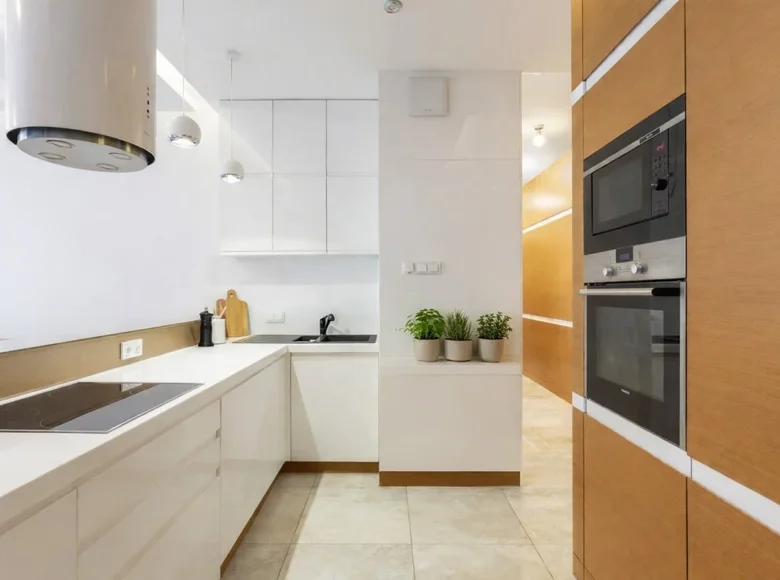 3 room apartment 74 m² in Warsaw, Poland