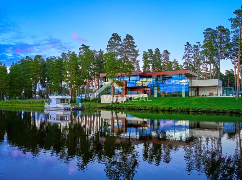 Haus 6 zimmer 1 000 m² Dzilnuciems, Lettland