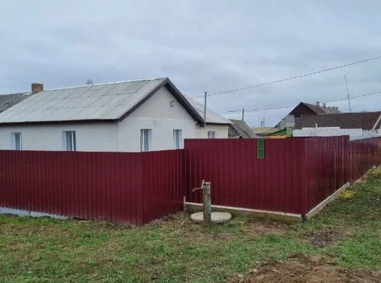 House 99 m² Nataĺjeŭsk, Belarus