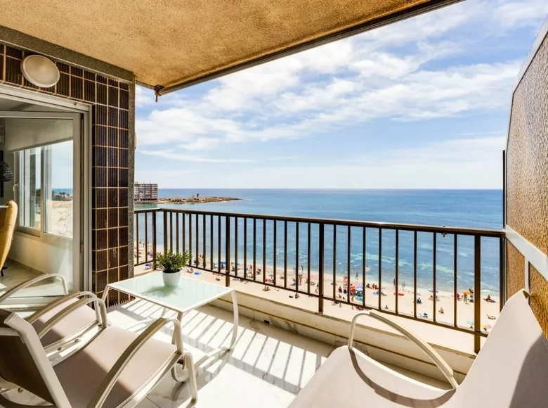 Mieszkanie 3 pokoi 117 m² Torrevieja, Hiszpania