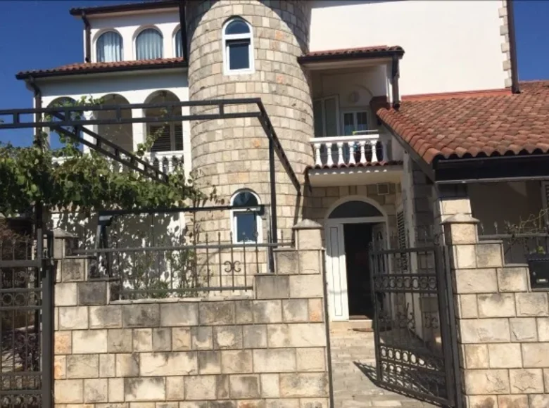 villa de 5 chambres 258 m² Krasici, Monténégro