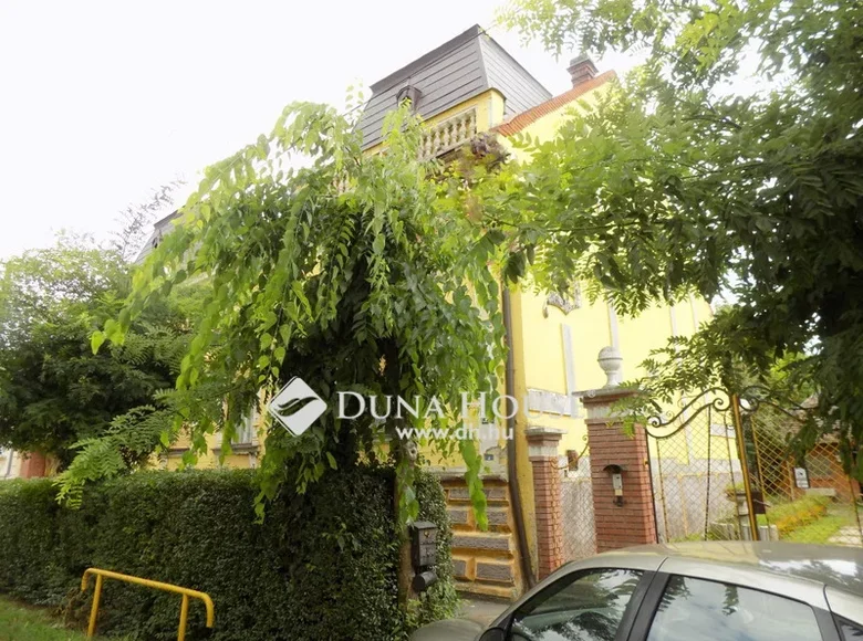Cottage 1 bathroom 180 m² in Bajtitelep, Hungary