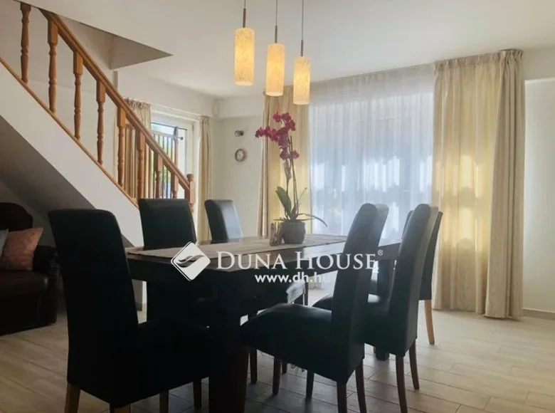 House 2 bathrooms 210 m² in Central Hungary, All countries