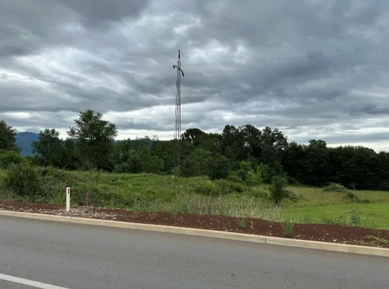 Atterrir  Danilovgrad, Monténégro