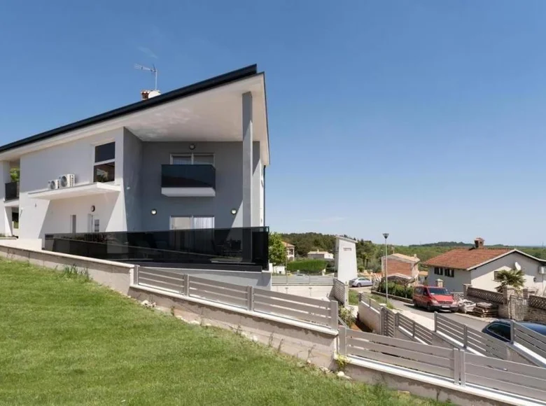 2 bedroom Villa 242 m² Kadumi, Croatia