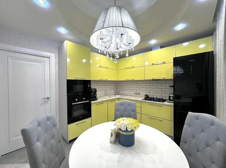 Wohnung 3 zimmer 79 m² Yubiliejny, Belarus