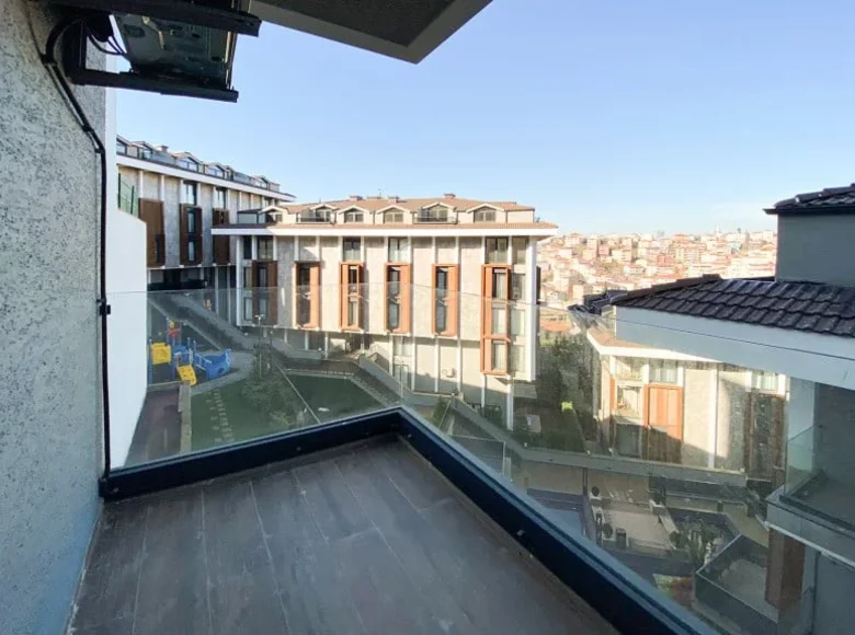 Квартира 4 спальни 270 м², Турция