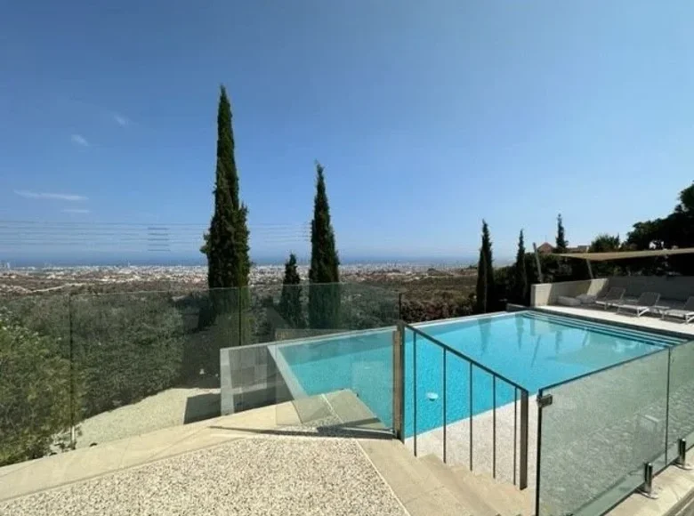 5-Schlafzimmer-Villa 670 m² Demos Agiou Athanasiou, Zypern