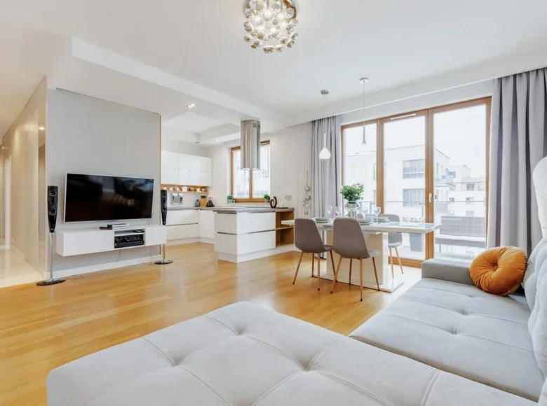 Apartamento 3 habitaciones 76 m² en Varsovia, Polonia