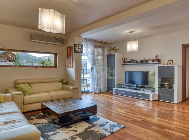 Mieszkanie 2 pokoi 78 m² Budva, Czarnogóra