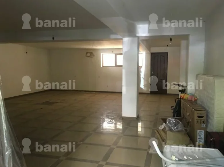 Commercial property 380 m² in Yerevan, Armenia