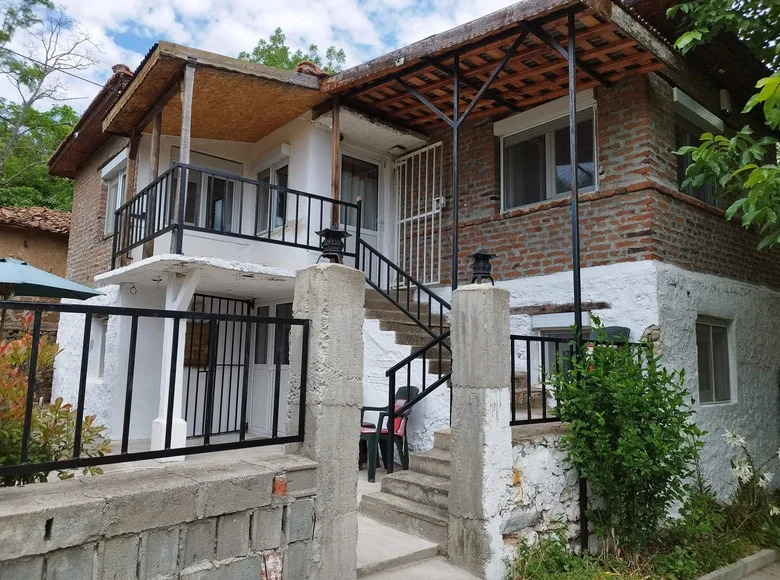 3 bedroom apartment 120 m² Golyam Manastir, Bulgaria