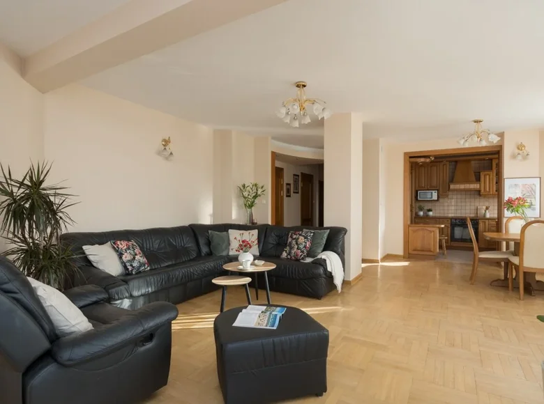 4 room apartment 96 m² in Warsaw, Poland