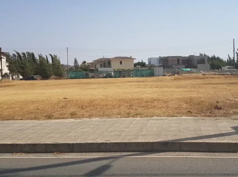 Земельные участки  Строволос, Кипр