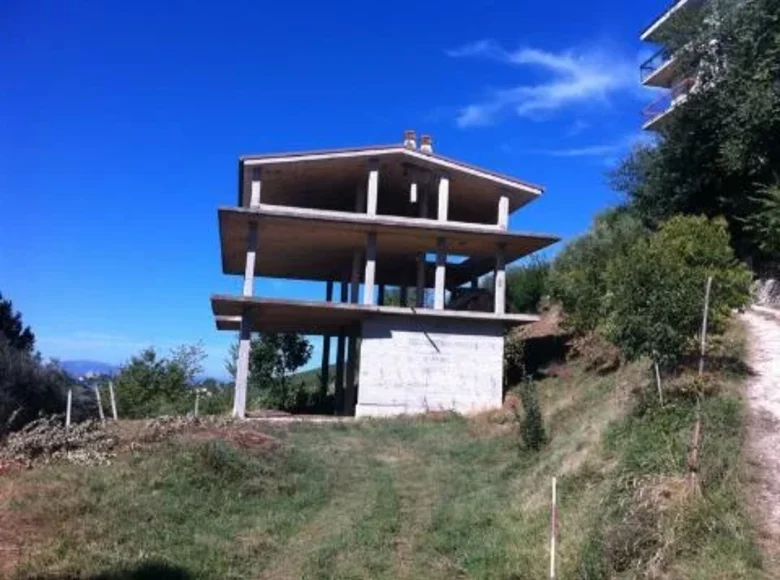 Propriété commerciale 250 m² à Terni, Italie