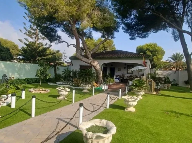 villa de 3 chambres 250 m² Dehesa de Campoamor, Espagne