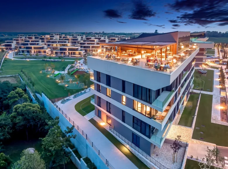 1 bedroom apartment 61 m² Basanija, Croatia