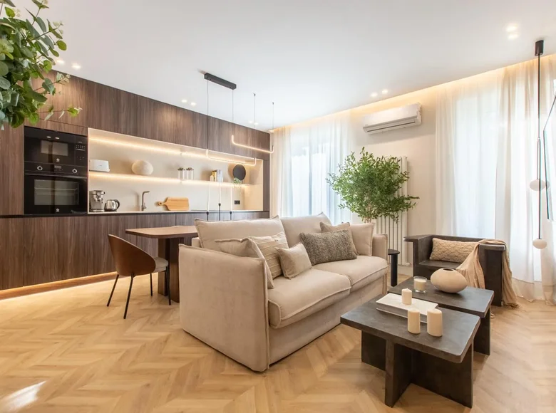 Mieszkanie 3 pokoi 97 m² Madryt, Hiszpania