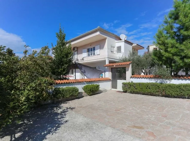 5 bedroom villa 310 m² Grad Trogir, Croatia