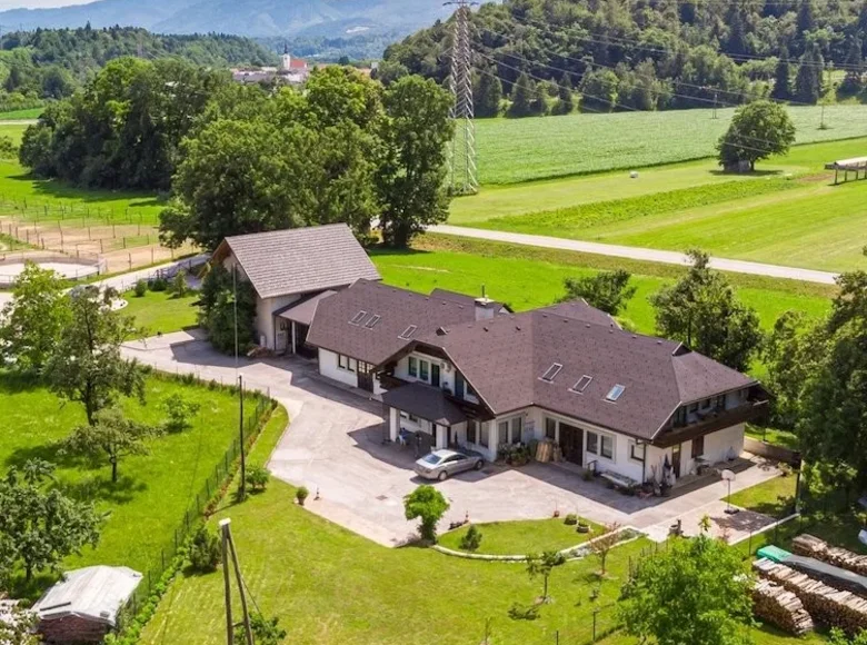 Villa 1 094 m² Hobovse pri Stari Oselici, Eslovenia