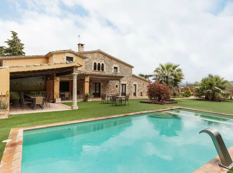 Villa 9 chambres 596 m² Mont ras, Espagne