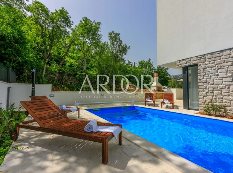 3 bedroom house 148 m² Grizane Belgrad, Croatia