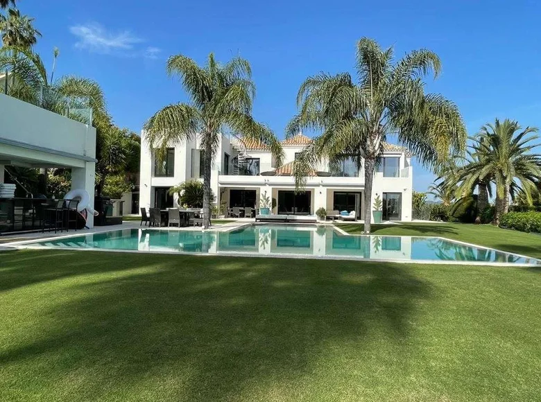 7-Schlafzimmer-Villa 780 m² Marbella, Spanien