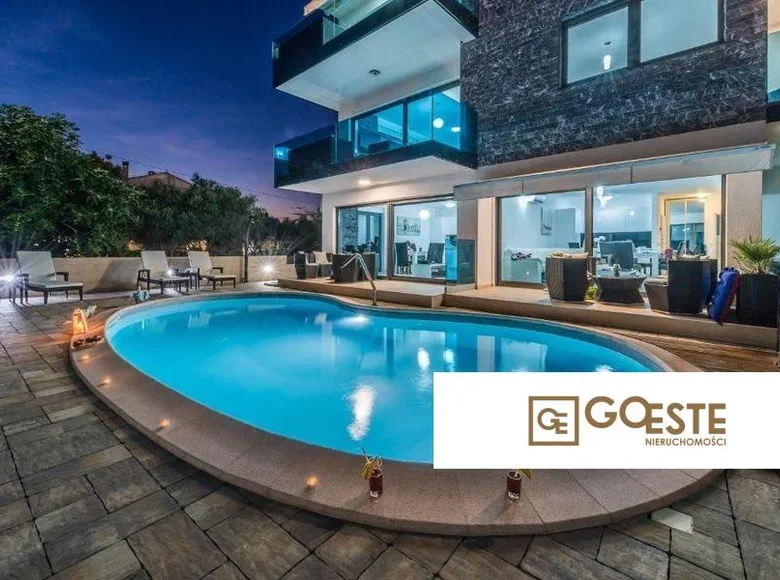 House 12 rooms Opcina Dezanovac, Croatia