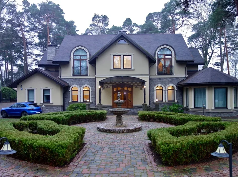 Villa 8 habitaciones 450 m² Letonia, Letonia