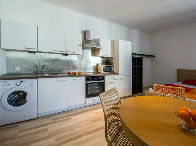 1 room apartment 35 m² in Lodz, Poland