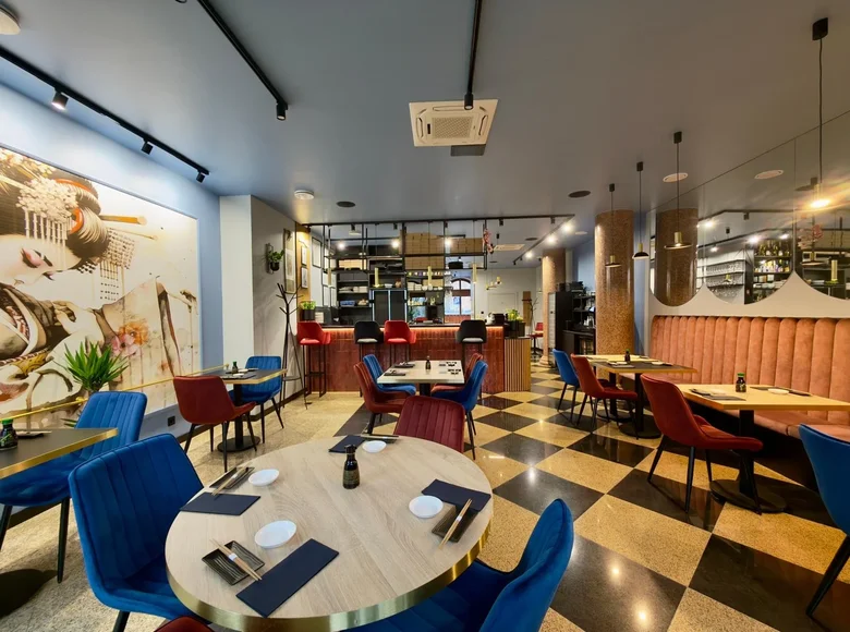 Коммерческое помещение 130 м² Констанцин-Езёрна, Польша