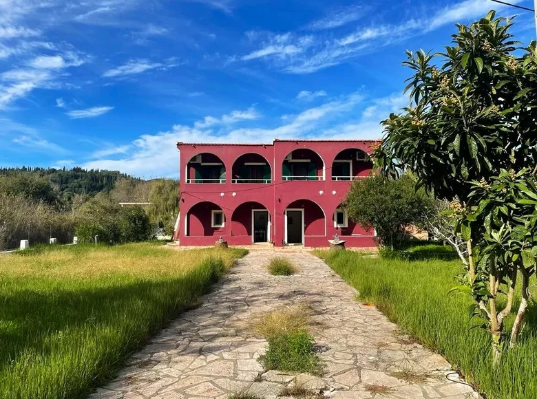 Hôtel 208 m² à Bayiatsa Avliotes, Grèce