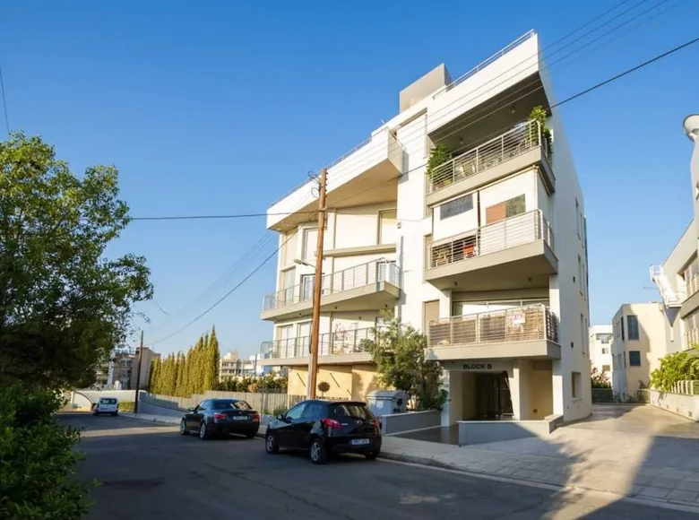 Mieszkanie 3 pokoi 180 m² Strovolos, Cypr