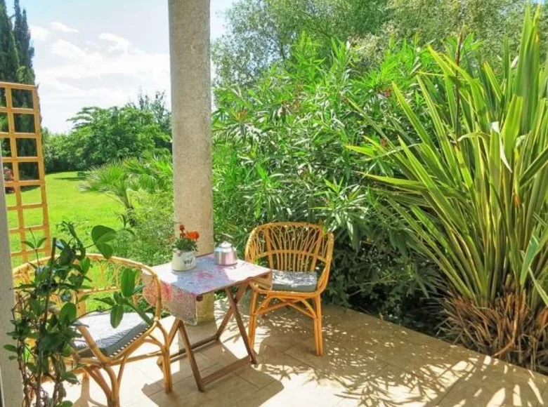 5 bedroom villa  Senac, France