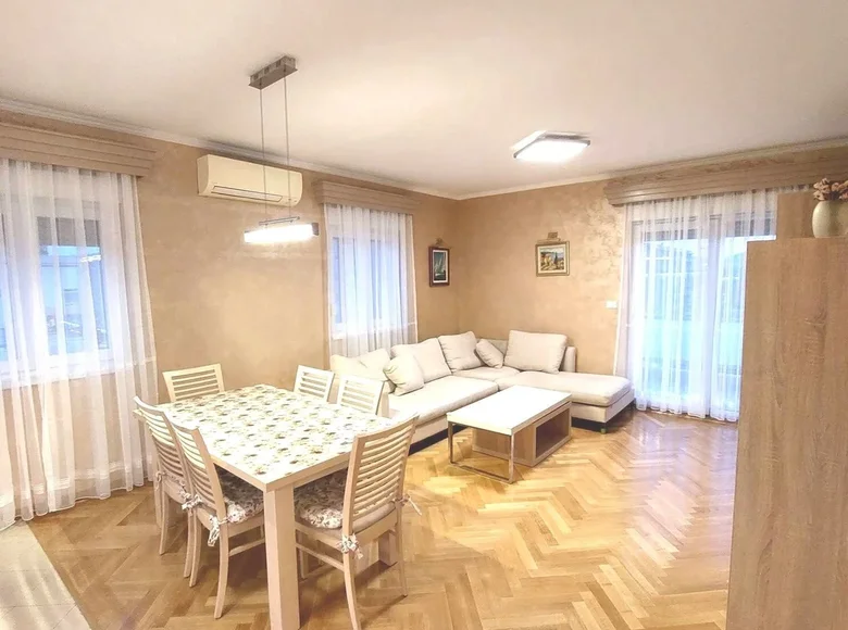 Mieszkanie 3 pokoi 88 m² w Podgorica, Czarnogóra