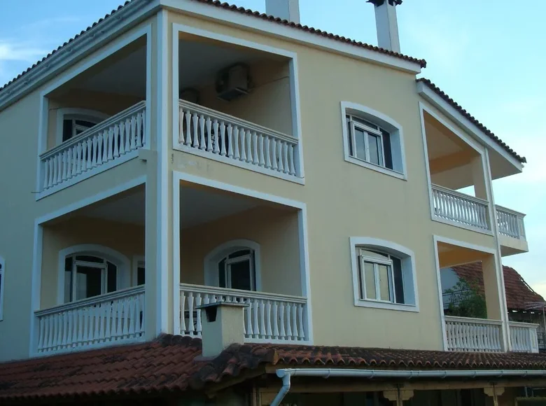 Willa 7 pokojów 299 m² Kamari, Grecja