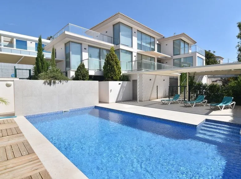 5 bedroom villa 472 m² Calp, Spain