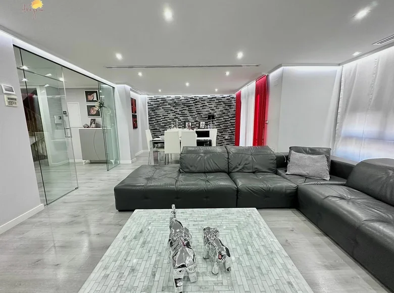 Nieruchomości inwestycyjne 322 m² Torrevieja, Hiszpania