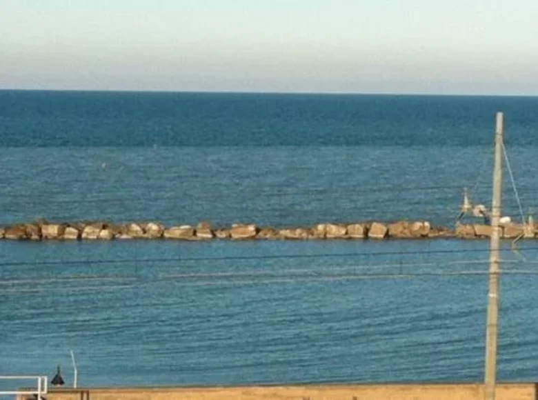 Hotel 2 200 m² en Alba Adriatica, Italia