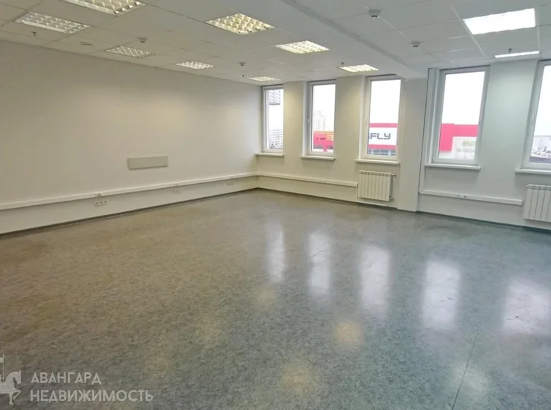Oficina 12 habitaciones 103 m² en Minsk, Belarús