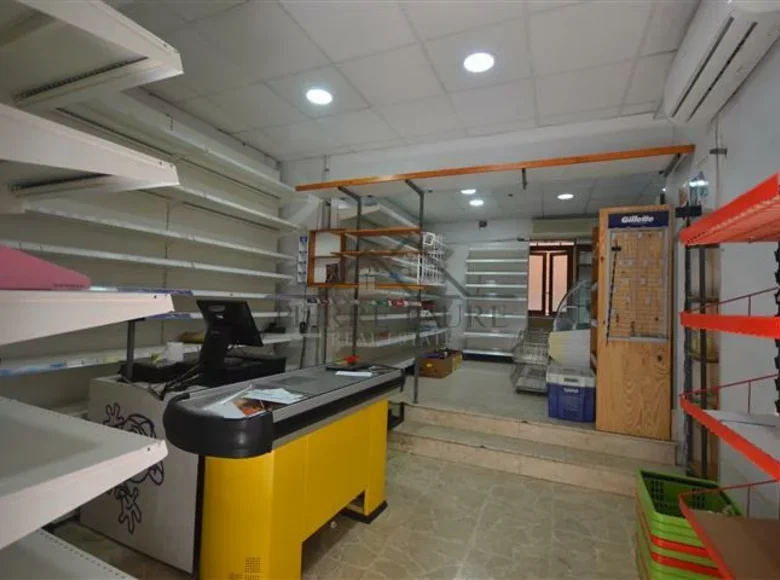 Commercial property 80 m² in Valletta, Malta