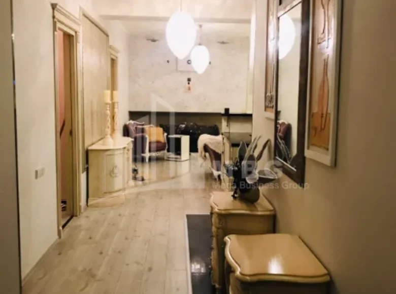 Mieszkanie 4 pokoi 160 m² Tbilisi, Gruzja