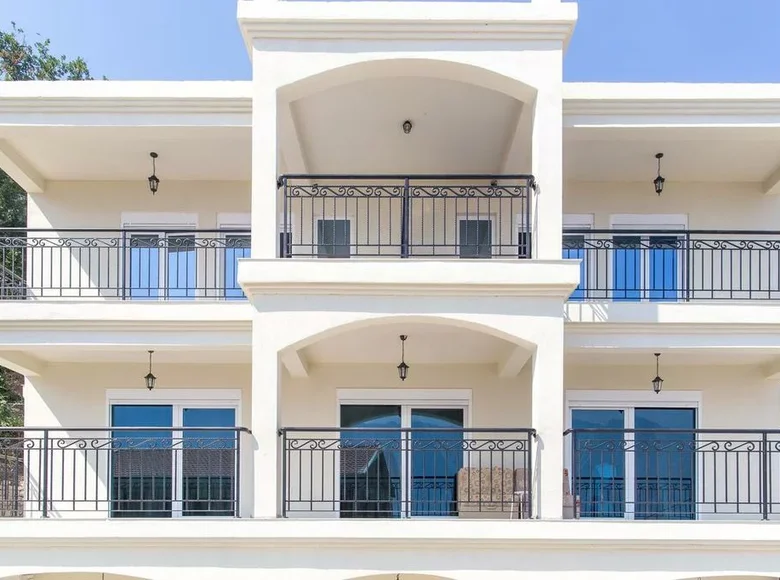 Коммерческое помещение 347 м² Муо, Черногория